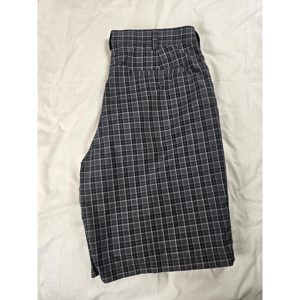 PGA Tour Shorts Mens 40 Gray Plaid Chino Golf Microfiber 11 Inseam Casual
